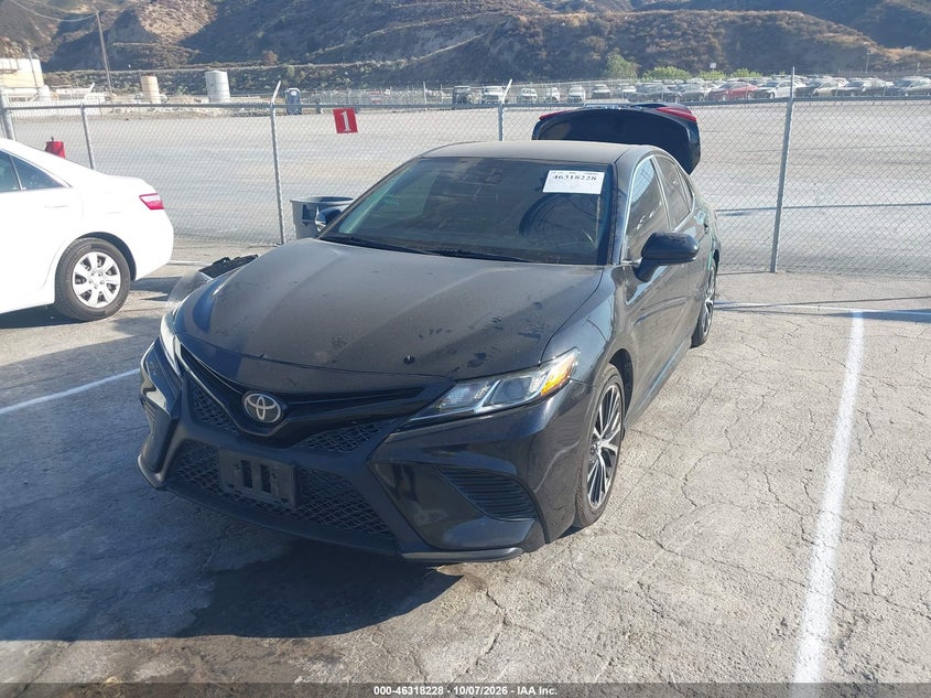 2019 Toyota Camry Se, Rear, IAAI, VIN 4T1B11HK3KU203988 — photo 2