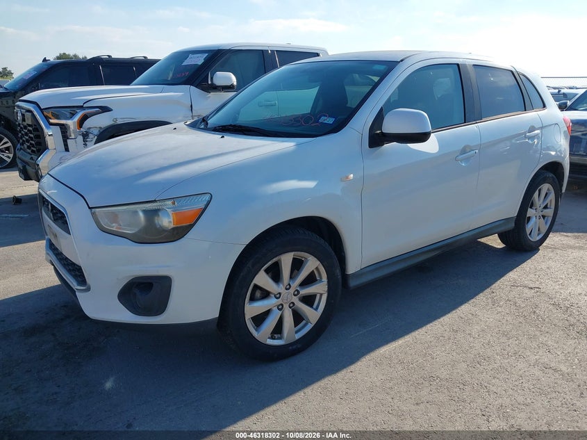 2015 MITSUBISHI OUTLANDER SPORT ES · Фото 2