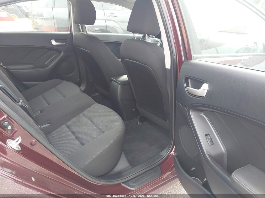 2017 KIA FORTE LX · Фото 8