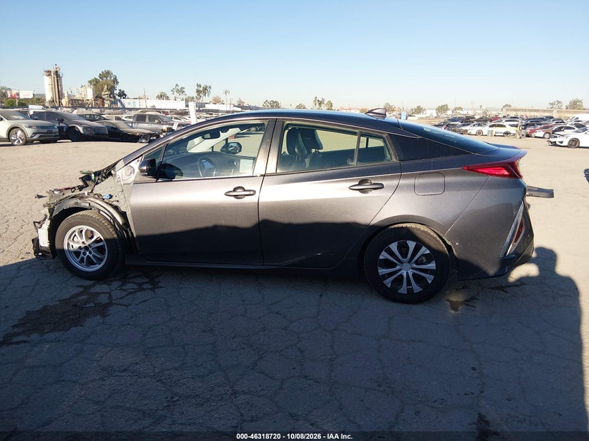 TOYOTA PRIUS PRIME - zdjęcie 15