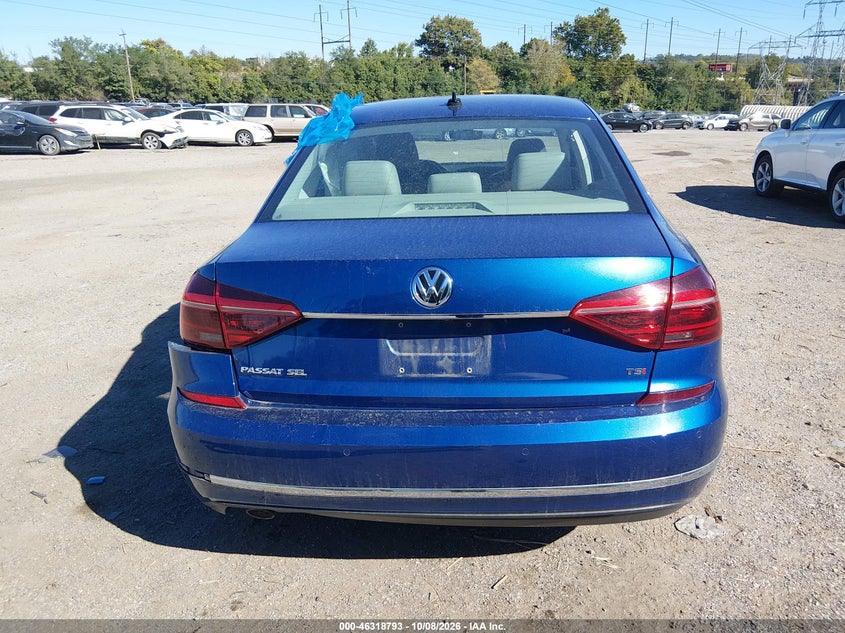 2017 VOLKSWAGEN PASSAT 1.8T SEL PREMIUM · Фото 16