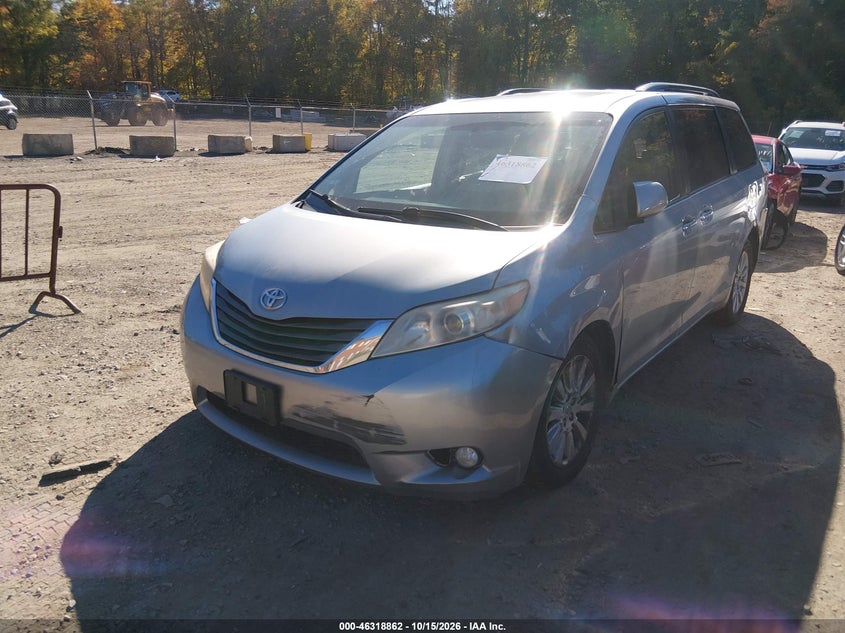 2011 Toyota Sienna Xle, Left Front, IAAI, VIN 5TDDK3DC7BS006895 — photo 2
