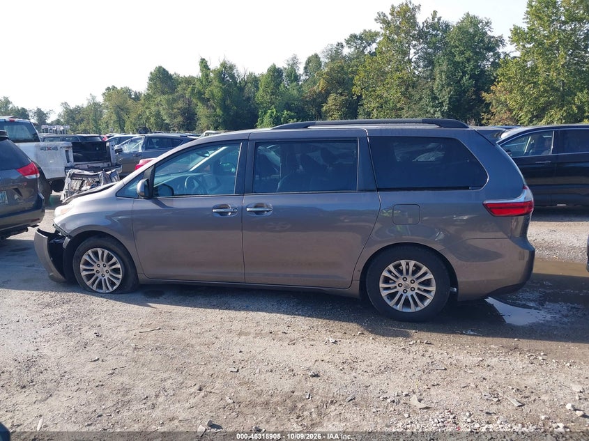 TOYOTA SIENNA - zdjęcie 14