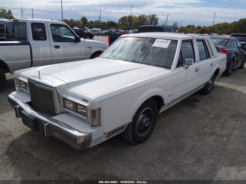 LINCOLN TOWN CAR 1988 VIN 1LNBM81F1JY789403