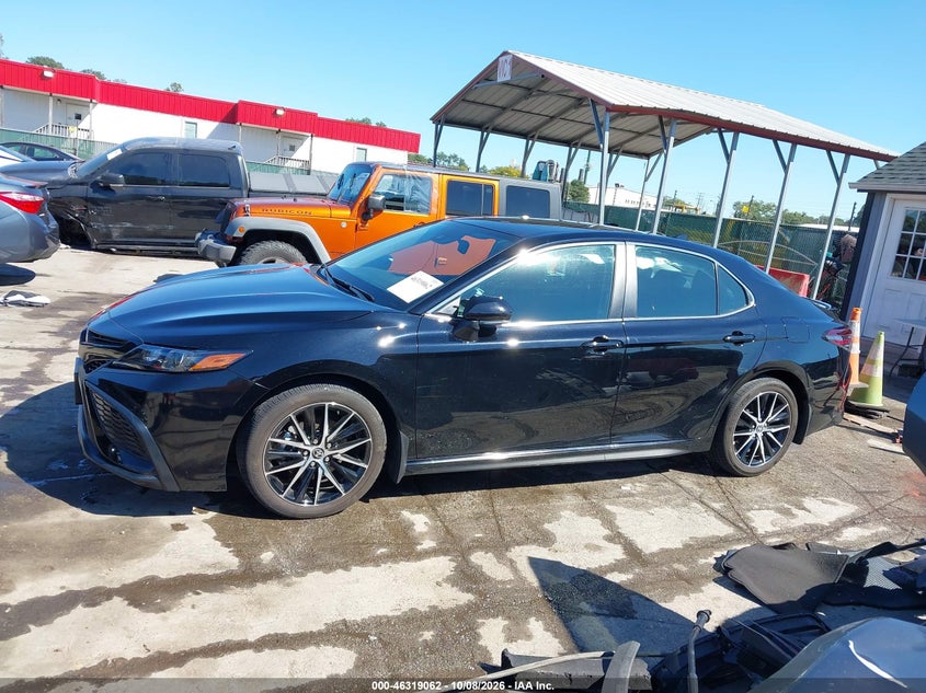 TOYOTA CAMRY - zdjęcie 14