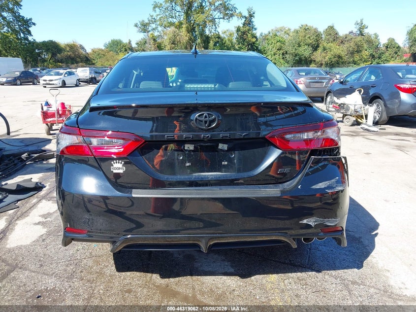 TOYOTA CAMRY - zdjęcie 16