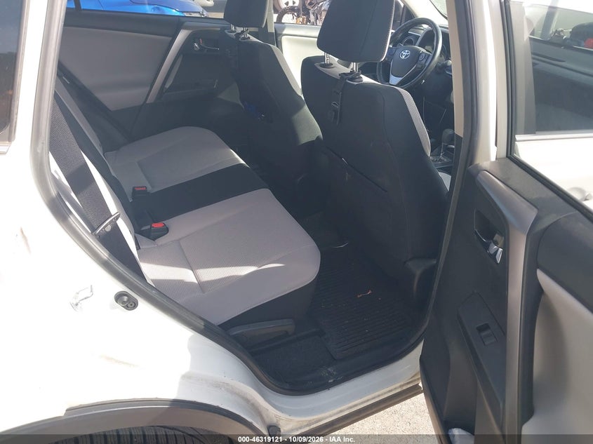 TOYOTA RAV4 - zdjęcie 8