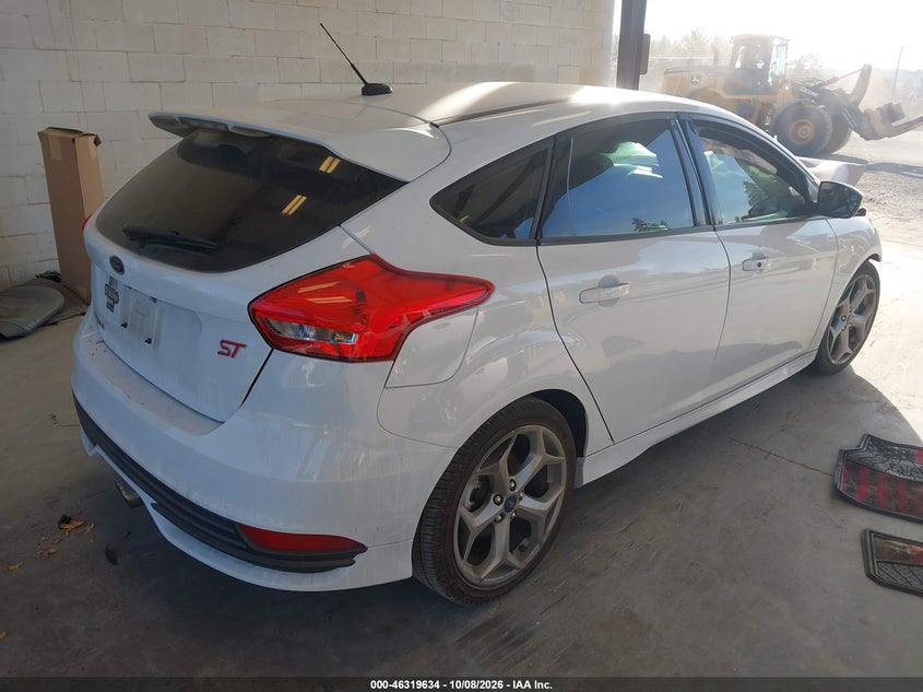 Vin: 1fadp3l93jl289938, lot: 46819856, ford focus st 20184