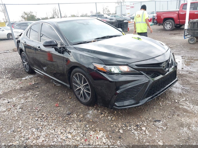 TOYOTA CAMRY - zdjęcie 1