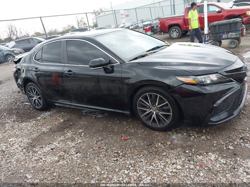 TOYOTA CAMRY - zdjęcie 14