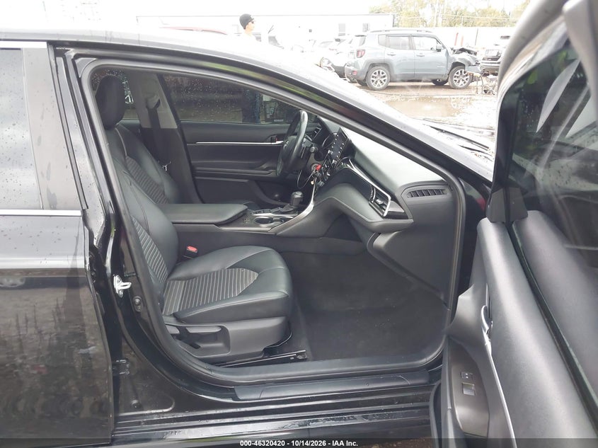 TOYOTA CAMRY - zdjęcie 5