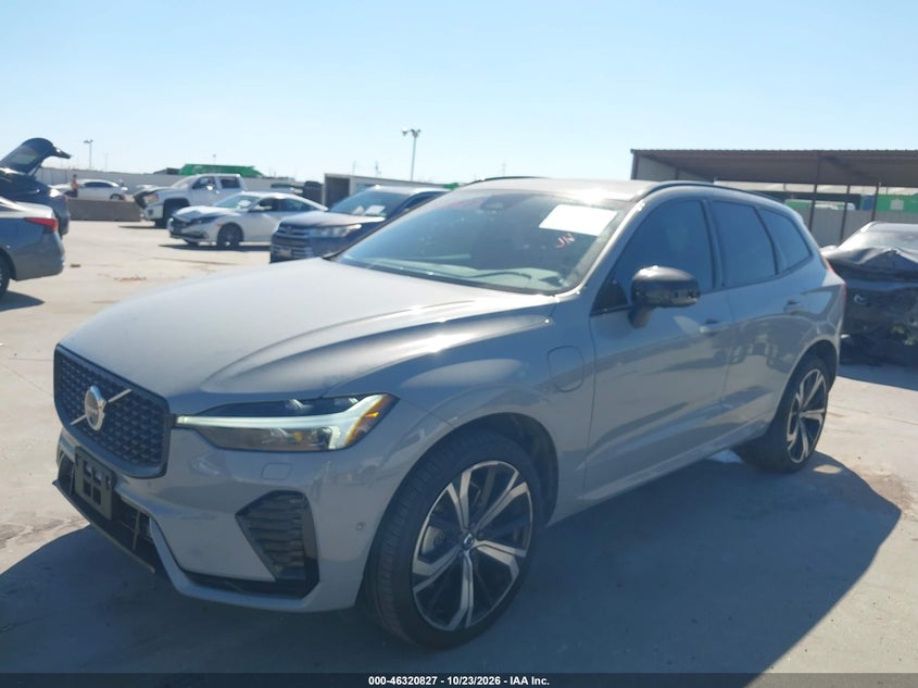 Vin: yv4h60rc2s1011865, lot: 46821049, volvo xc60 plug-in hybrid plus, t8 awd electric/gasoline, dark 20252