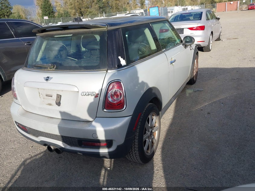 2011 MINI COOPER S · Фото 4