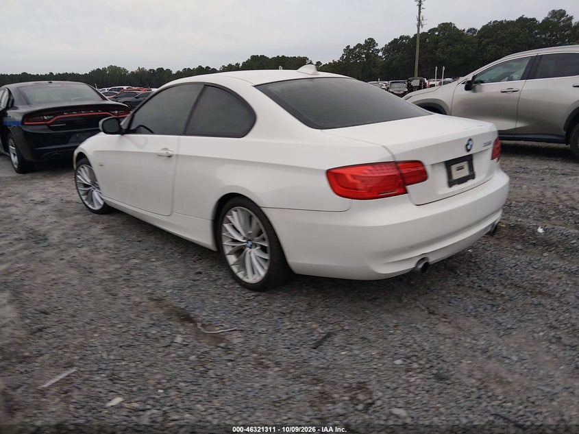 2011 BMW 335I · Фото 3