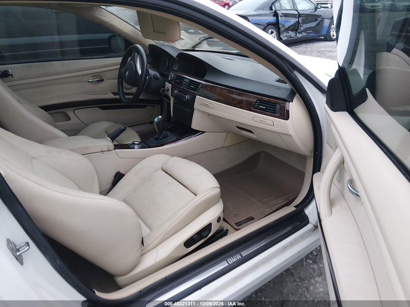 2011 BMW 335I · Фото 5