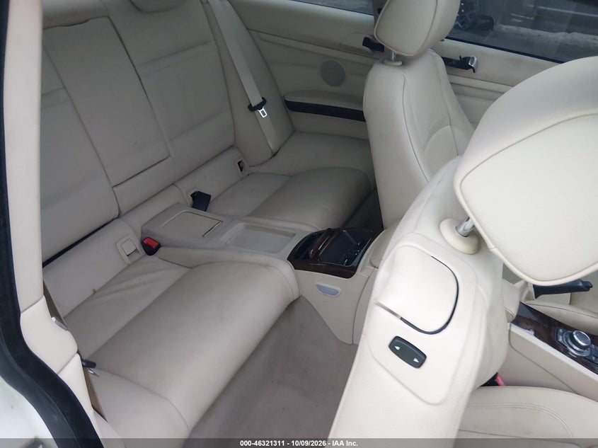 2011 BMW 335I · Фото 8
