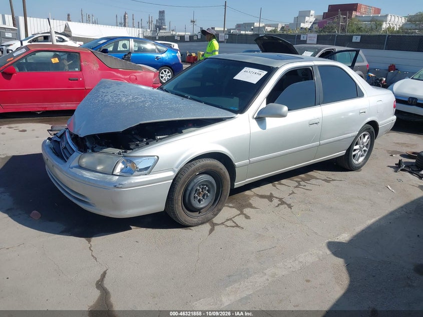 2000 Toyota Camry Xle V6, Right Front, IAAI, VIN JT2BF28K0Y0287384 — photo 2