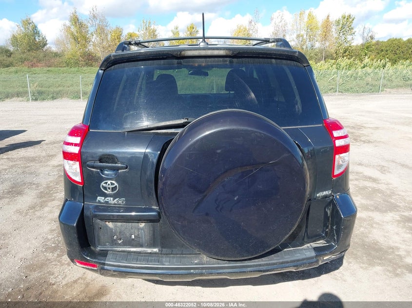 2011 TOYOTA RAV4 · Фото 16