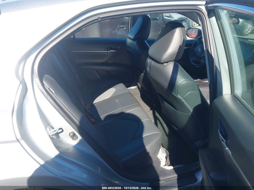TOYOTA CAMRY - zdjęcie 8