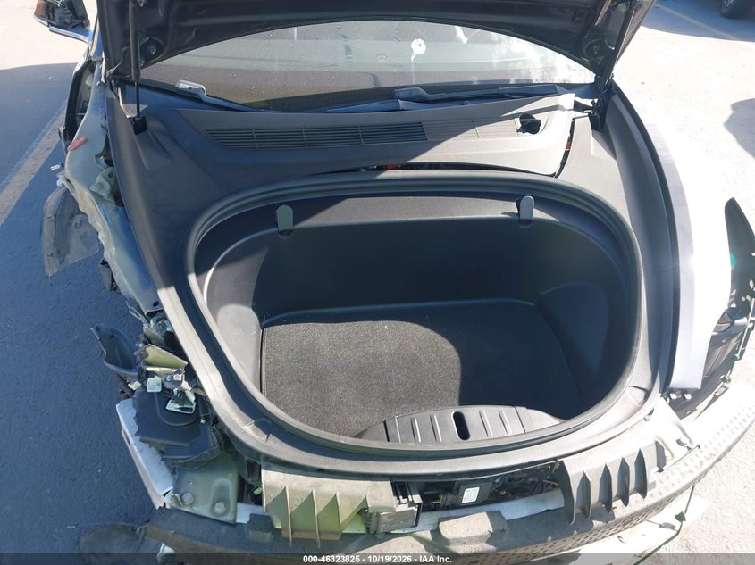 TESLA MODEL 3 - zdjęcie 10