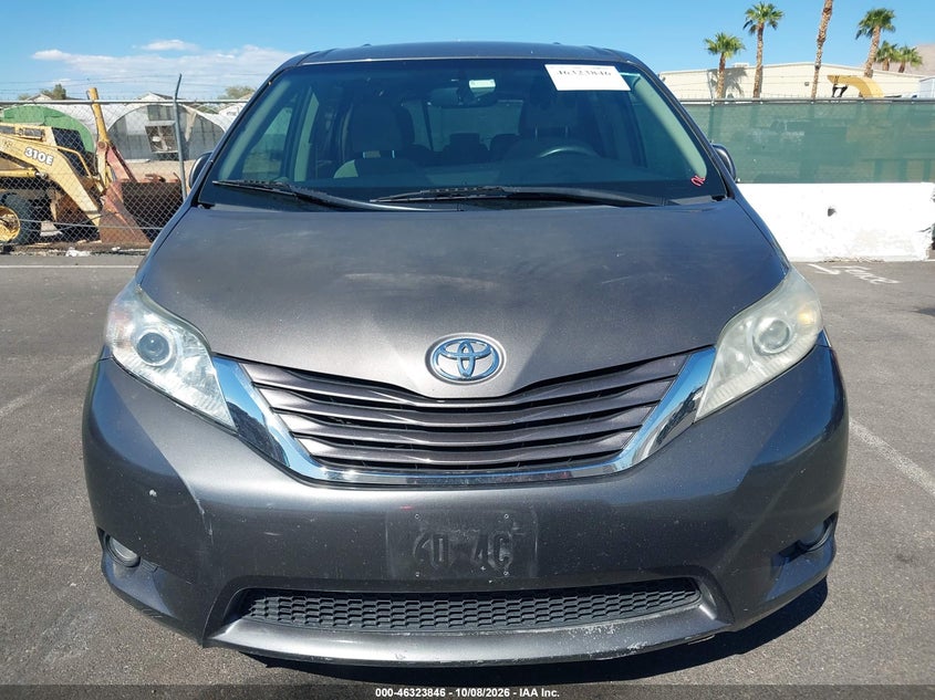 TOYOTA SIENNA - zdjęcie 12