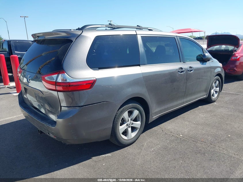 TOYOTA SIENNA - zdjęcie 4