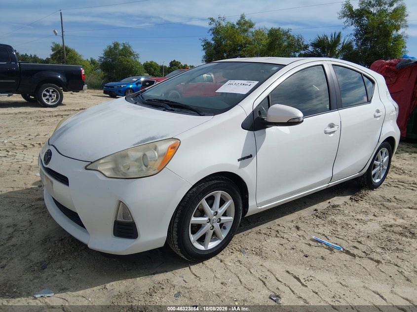 2014 Toyota Prius C Three, Normal Wear & Tear, IAAI, VIN JTDKDTB38E1067663 — photo 2
