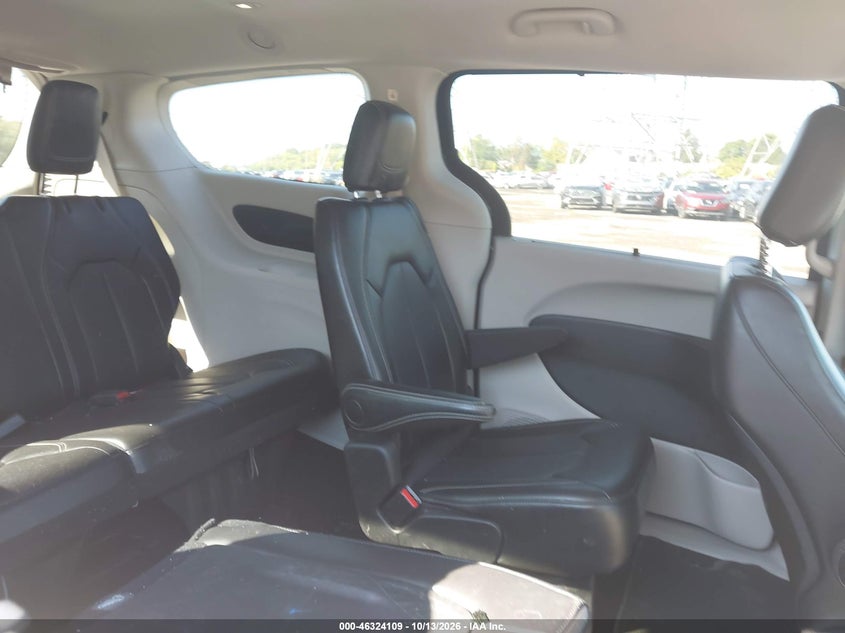 CHRYSLER PACIFICA - zdjęcie 8