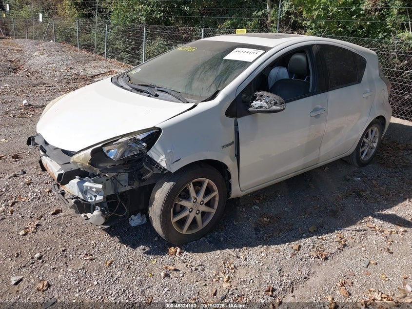 2013 Toyota Prius C Four, Front End, IAAI, VIN JTDKDTB37D1043420 — photo 2