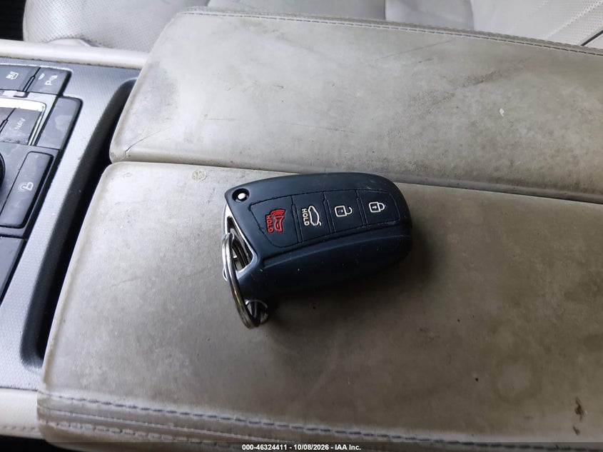 2016 HYUNDAI GENESIS 3.8 · Photo 11