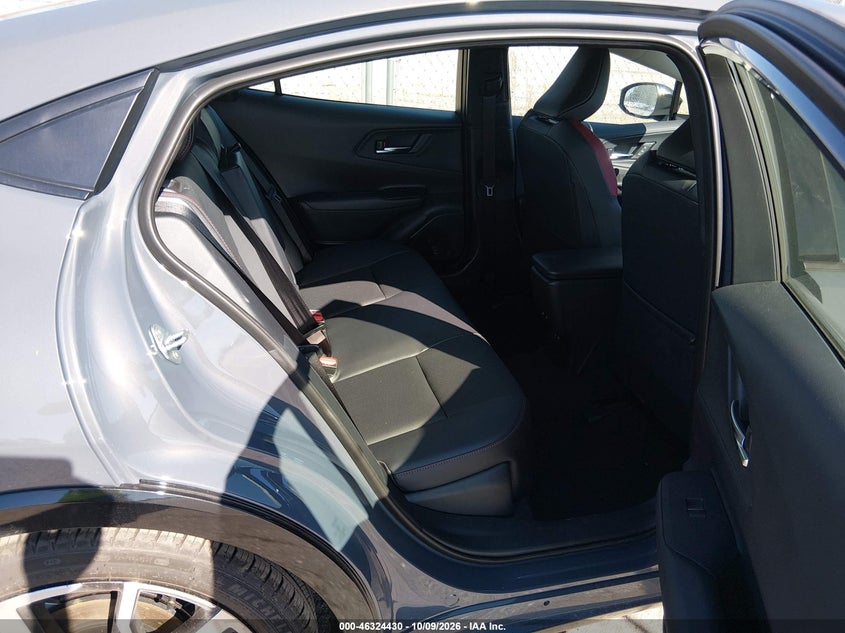 TOYOTA PRIUS PLUG-IN HYBRID - zdjęcie 8