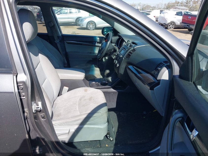 KIA SORENTO 2011 VIN 5XYKT3A19BG052765