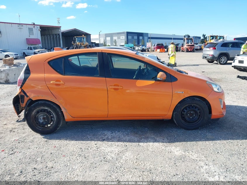TOYOTA PRIUS C - zdjęcie 12