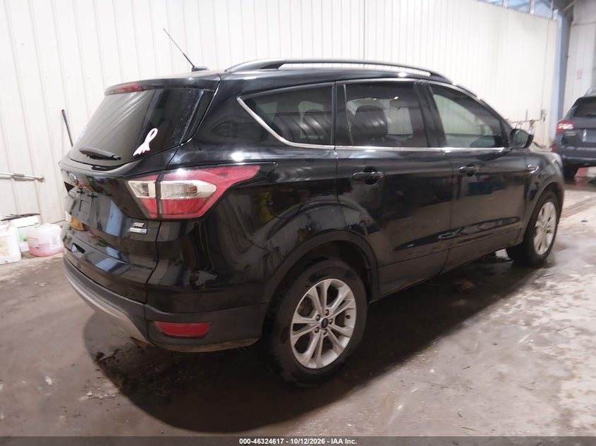 Vin: 1fmcu9gd8huc77221, lot: 46824870, ford escape se 20174