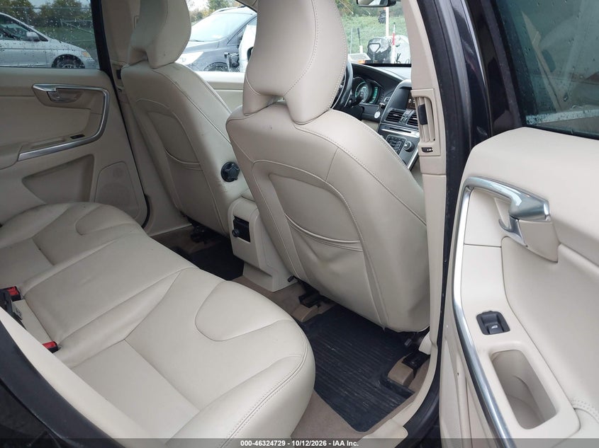 VOLVO XC60 - zdjęcie 8