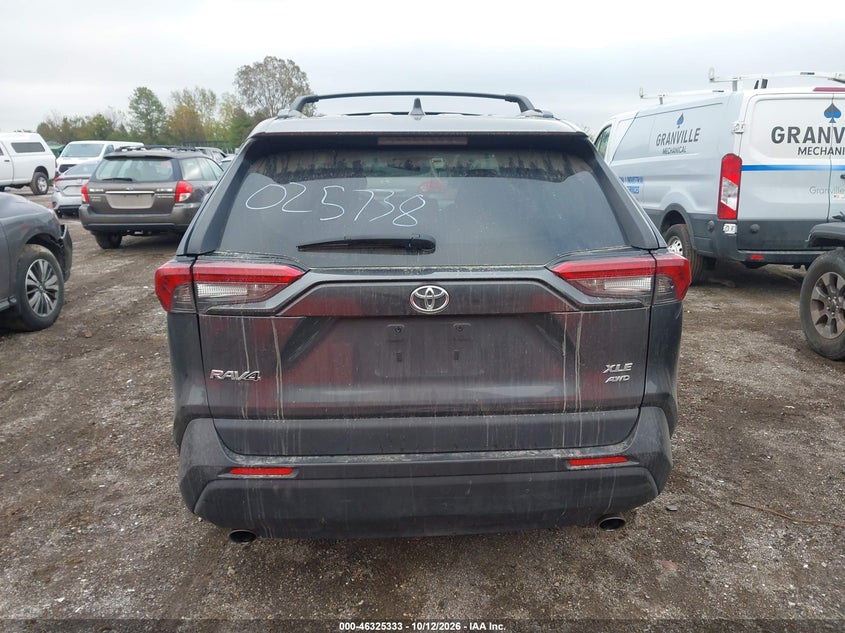 TOYOTA RAV4 - zdjęcie 17