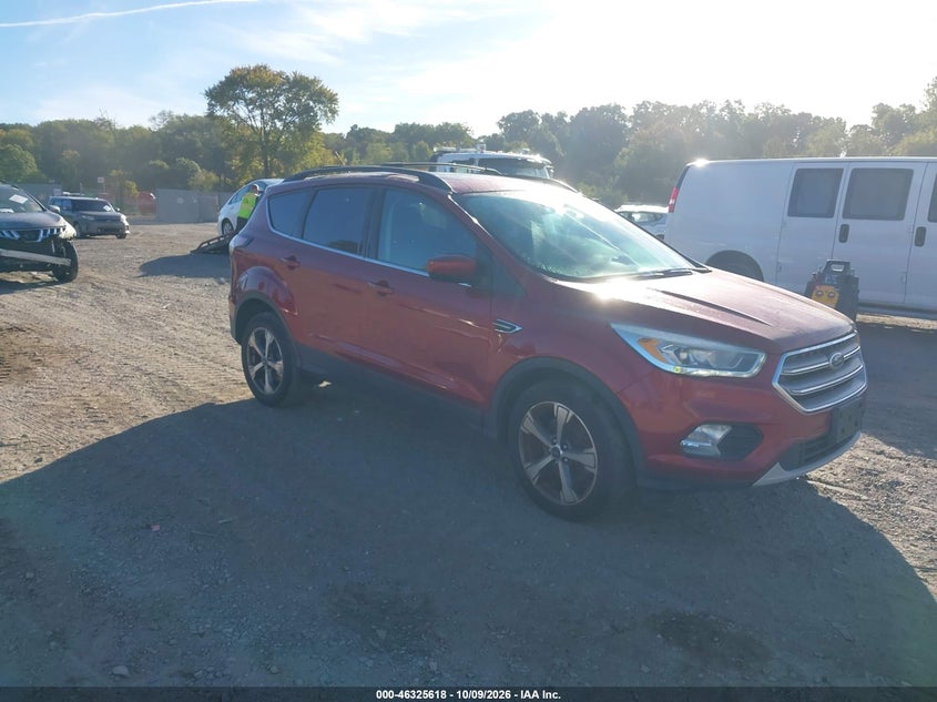 Vin: 1fmcu9g98hud98827, lot: 46825871, ford escape se 20171