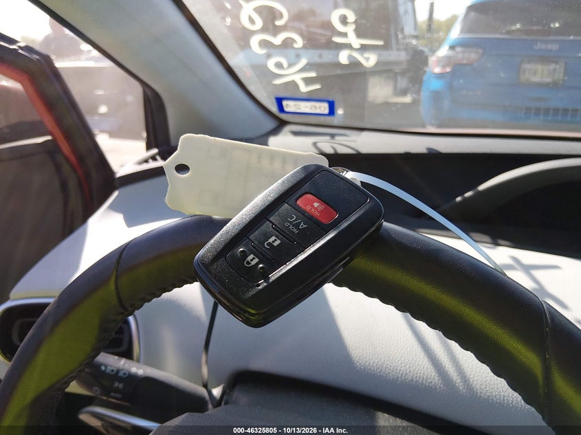 TOYOTA PRIUS PRIME - zdjęcie 11