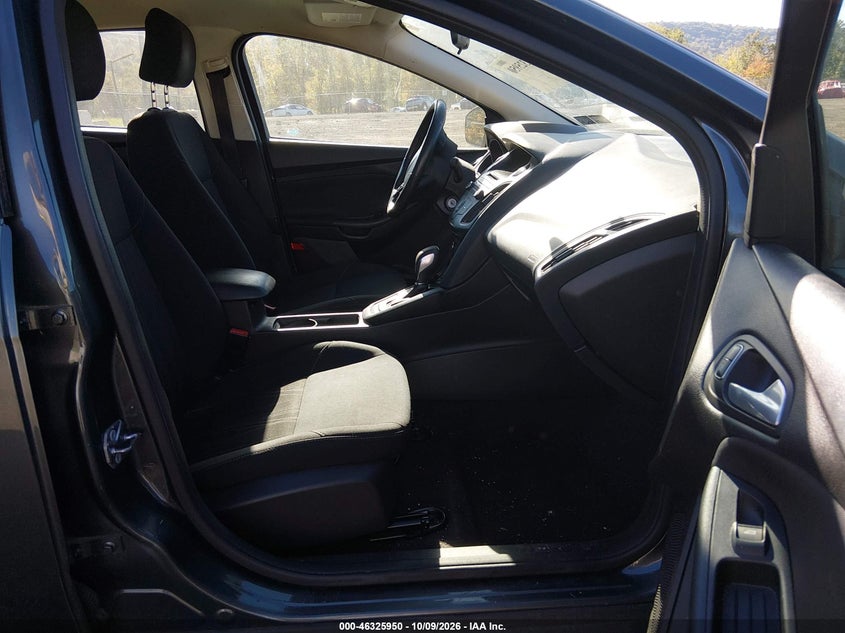 2017 FORD FOCUS SE · Фото 5