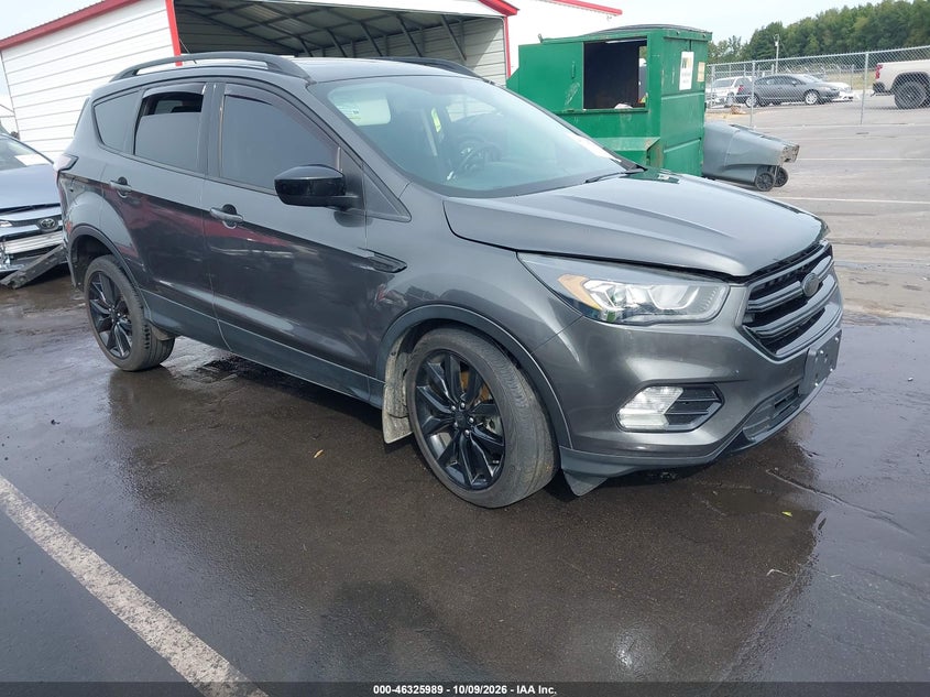 Vin: 1fmcu9gd3jud14259, lot: 46826242, ford escape se 20181