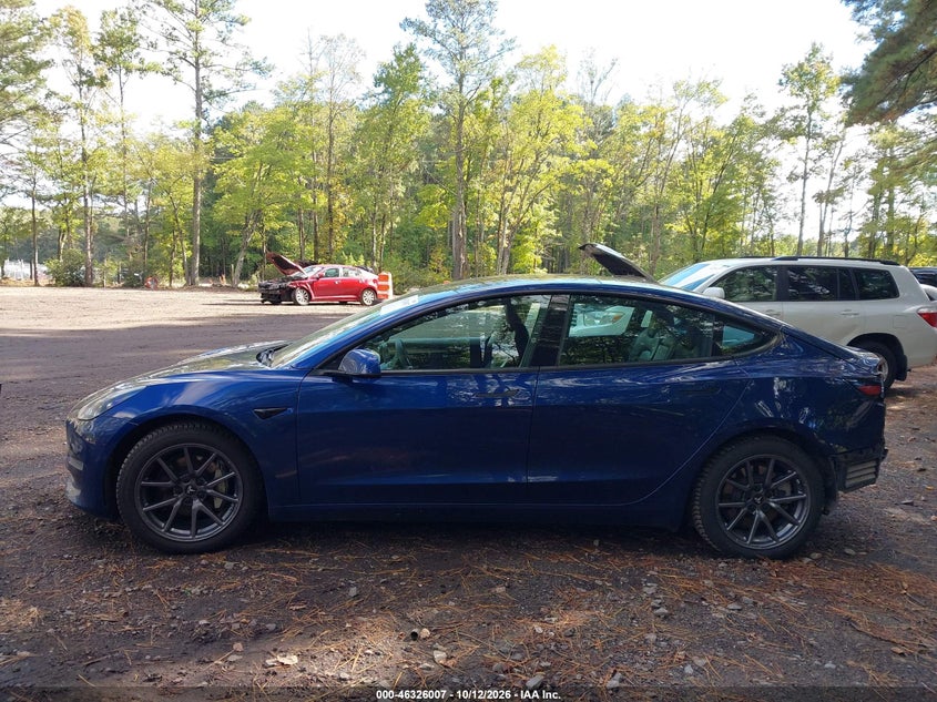 TESLA MODEL 3 - zdjęcie 15