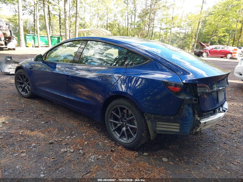 TESLA MODEL 3 - zdjęcie 3