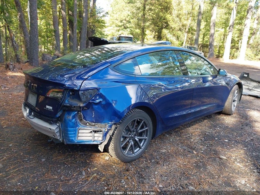 TESLA MODEL 3 - zdjęcie 4