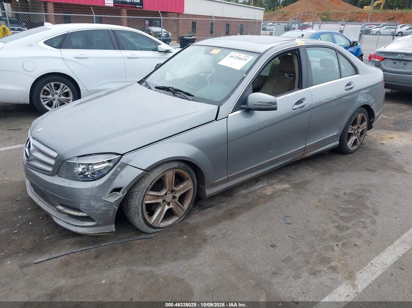 2011 Mercedes-Benz C 300 Luxury 4Matic/Sport 4Matic, Biohazard, IAAI, VIN WDDGF8BB7BA495892 — photo 2