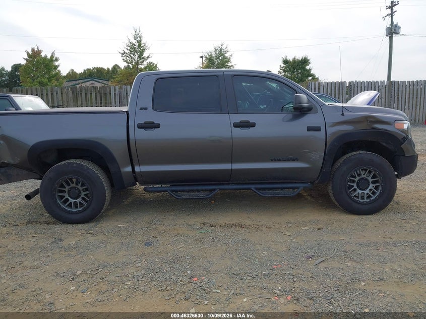 TOYOTA TUNDRA - zdjęcie 13