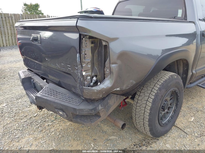 TOYOTA TUNDRA - zdjęcie 17