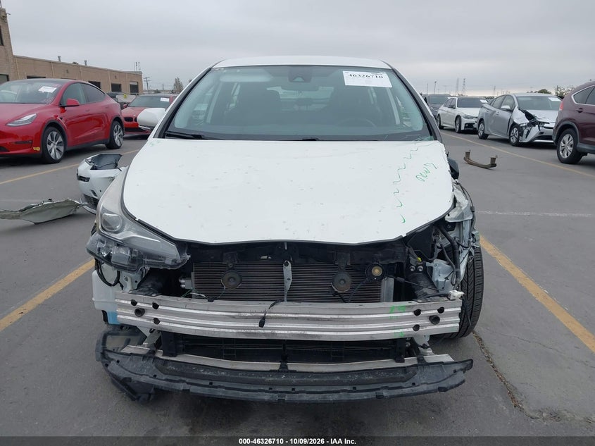 TOYOTA PRIUS - zdjęcie 13
