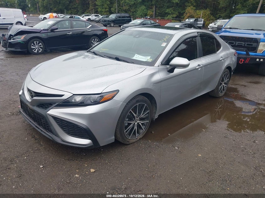 2022 Toyota Camry Se, Удар сзади, IAAI, VIN 4T1T11AKXNU717811 — фото 2