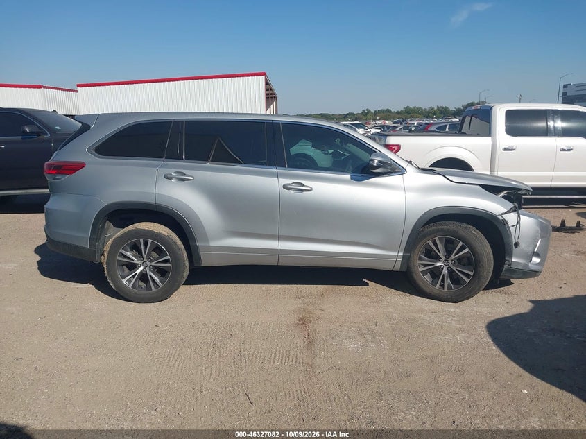TOYOTA HIGHLANDER - zdjęcie 13