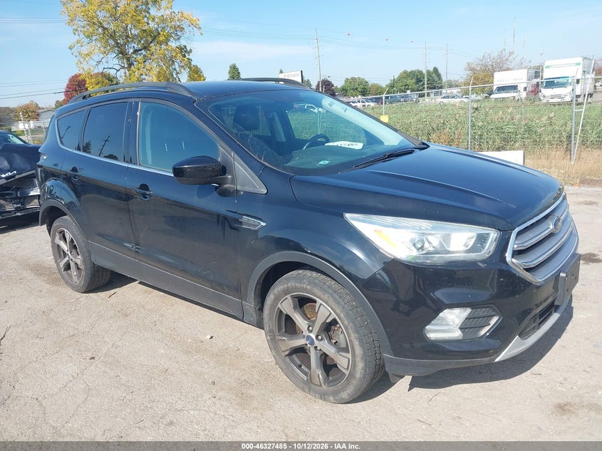 Vin: 1fmcu9gd5hue57983, lot: 46827738, ford escape se 2017 img_1
